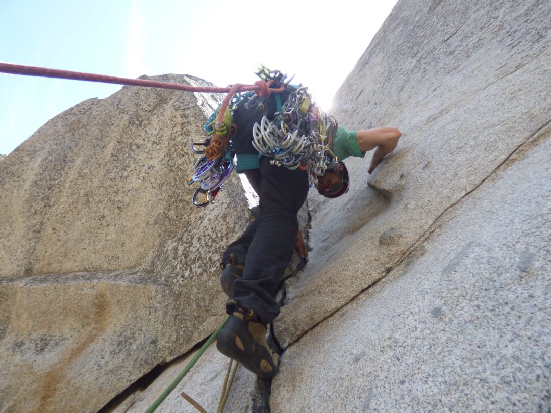 chilemontana-Partiendo el Tercer Largo OSCAR MARIN scaled