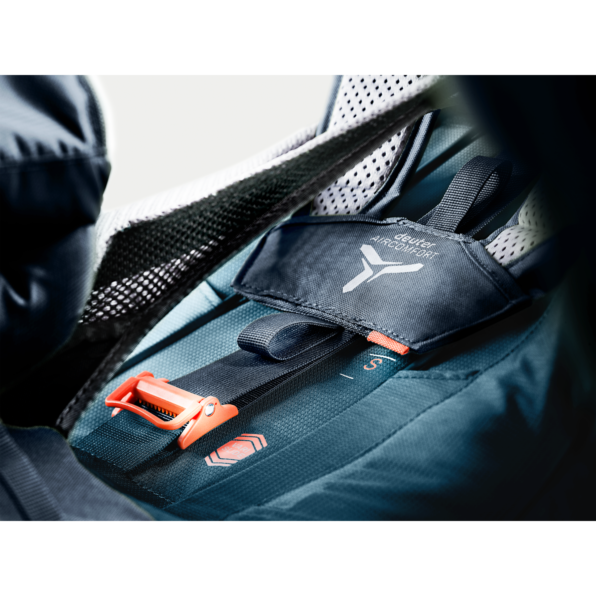Mochila Futura Air Trek 50 + 10 atlantic-ink DEUTER - Imagen 9